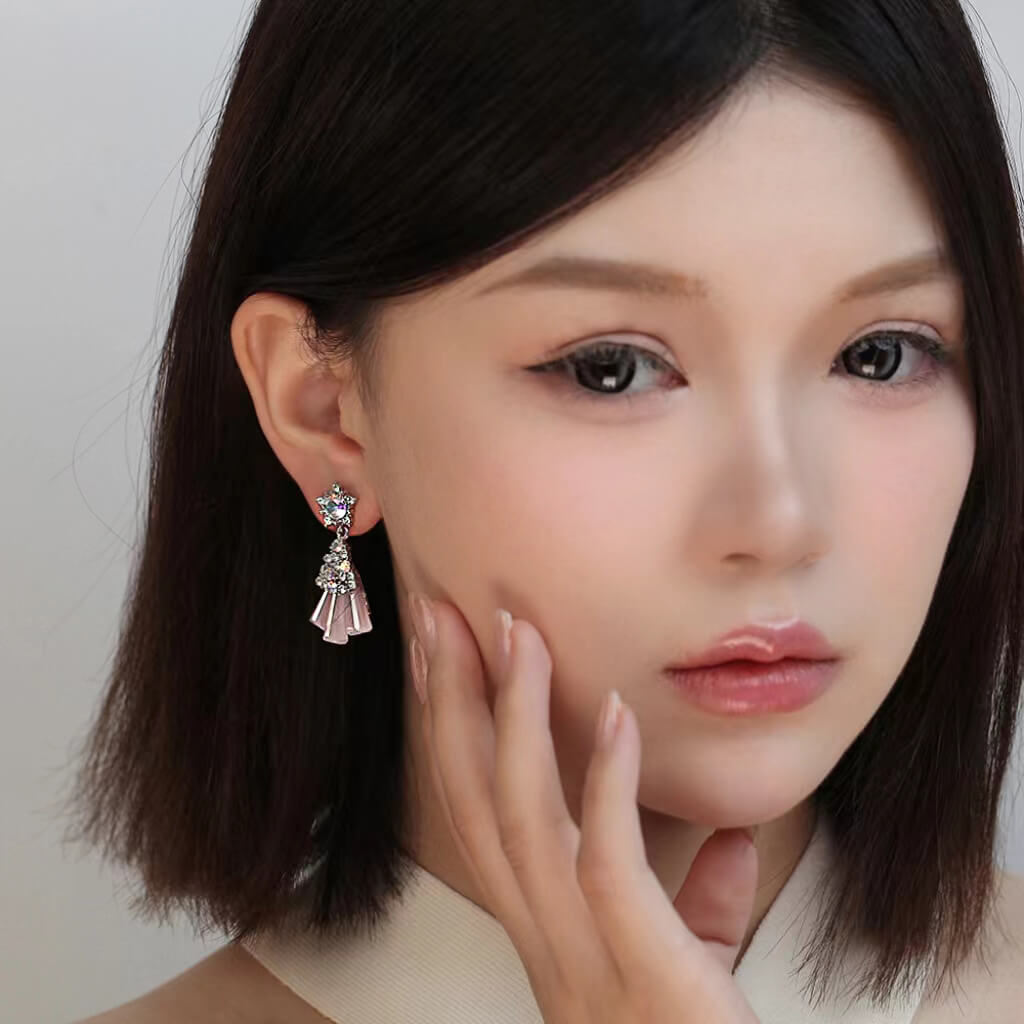 statement ear jewel