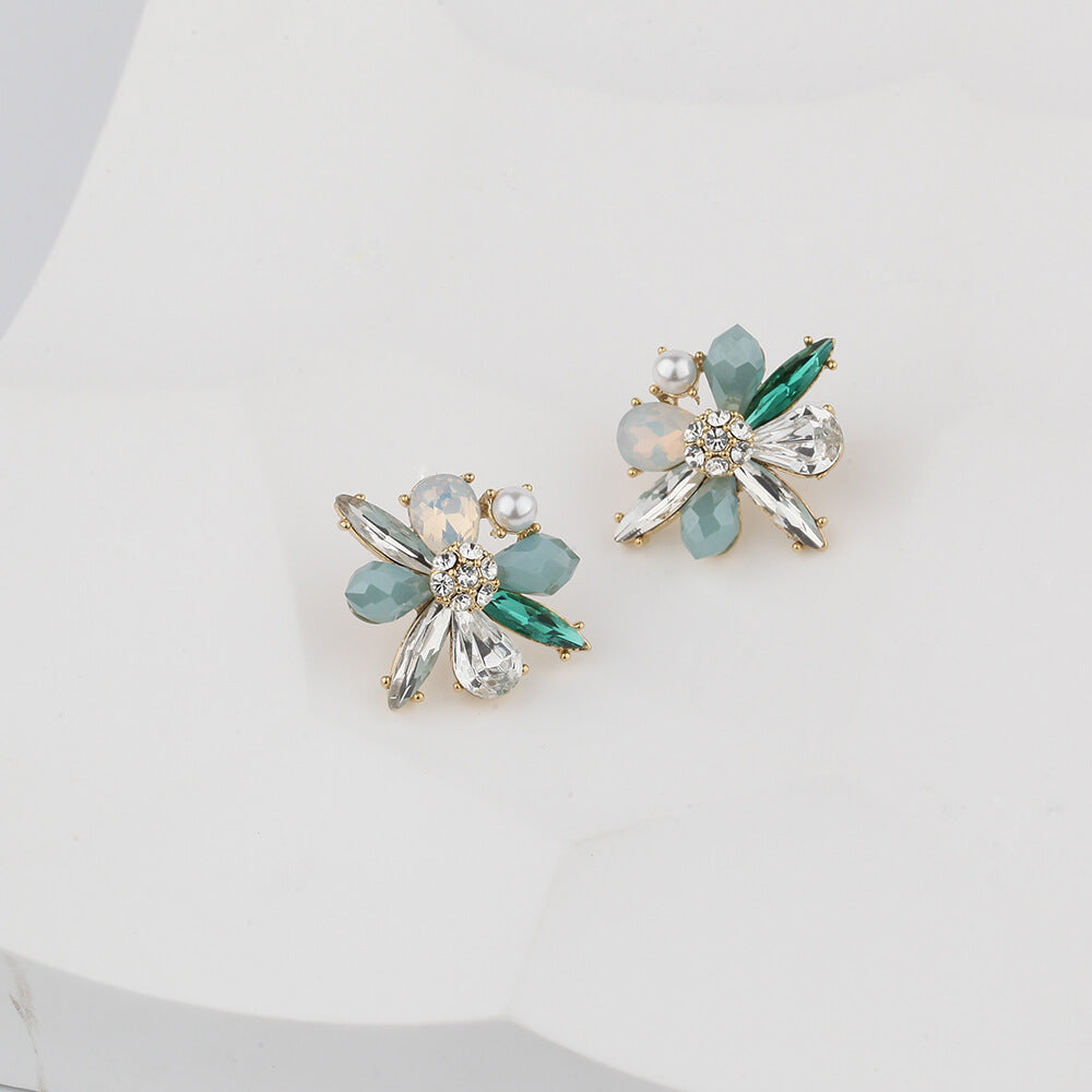 Vintage Emerald Green Pearl Stud Earring with Crystals