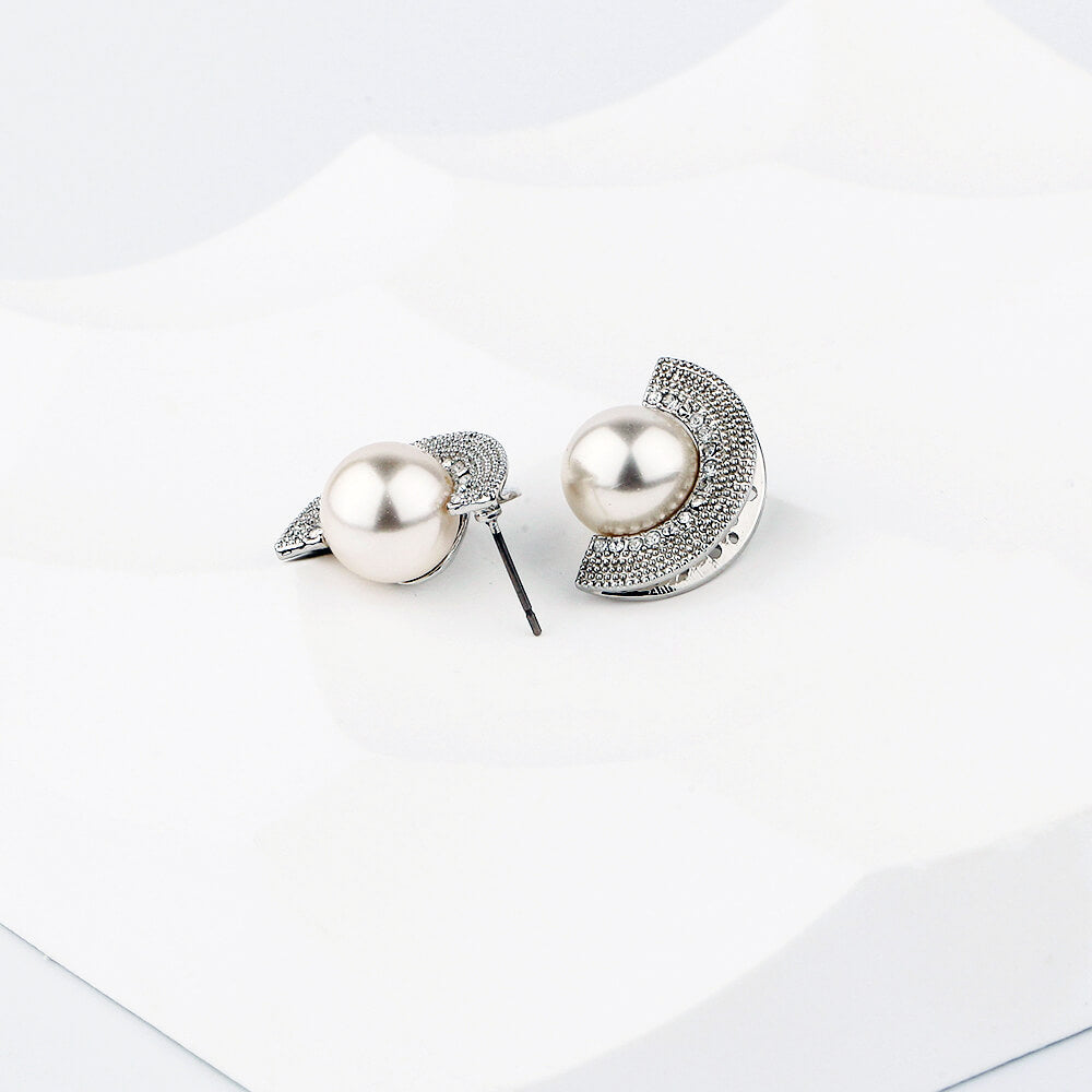 Dazzling 14k Gold-Plated Geometric Earring with Pearl